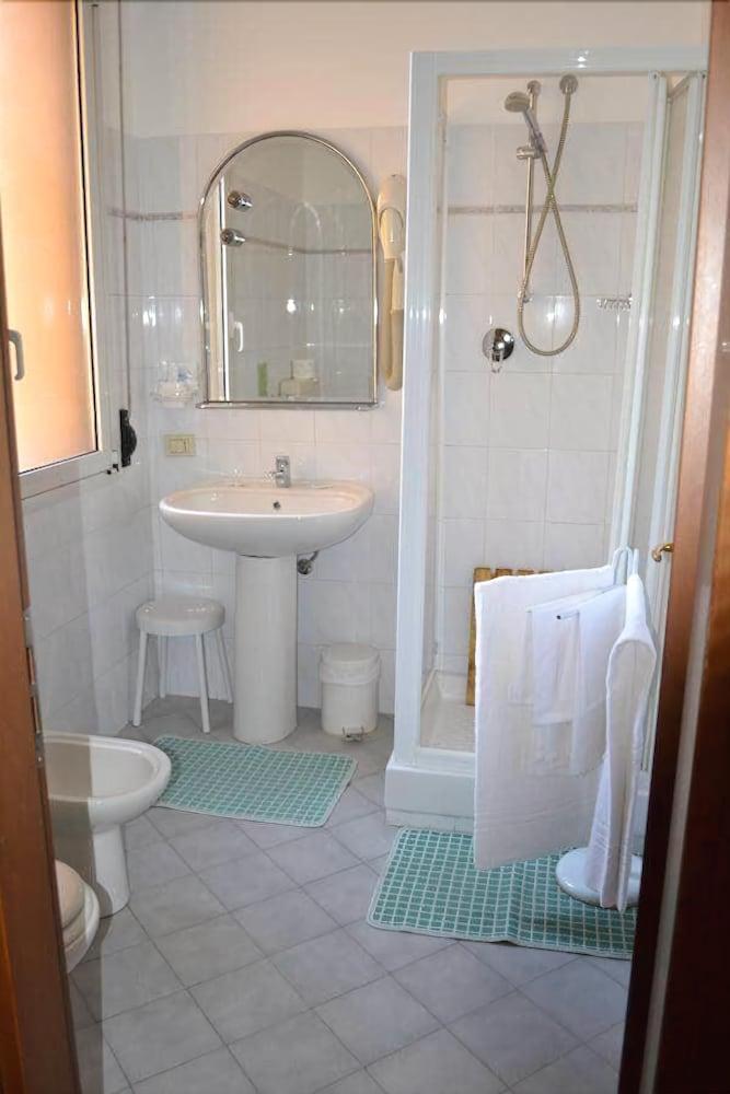 Albergo Elena Pianoro Dış mekan fotoğraf
