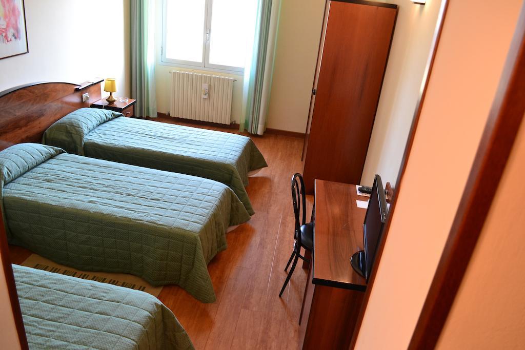 Albergo Elena Pianoro Oda fotoğraf