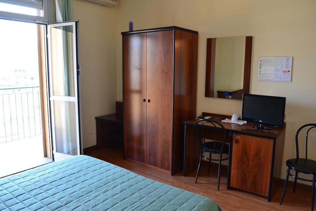 Albergo Elena Pianoro Oda fotoğraf